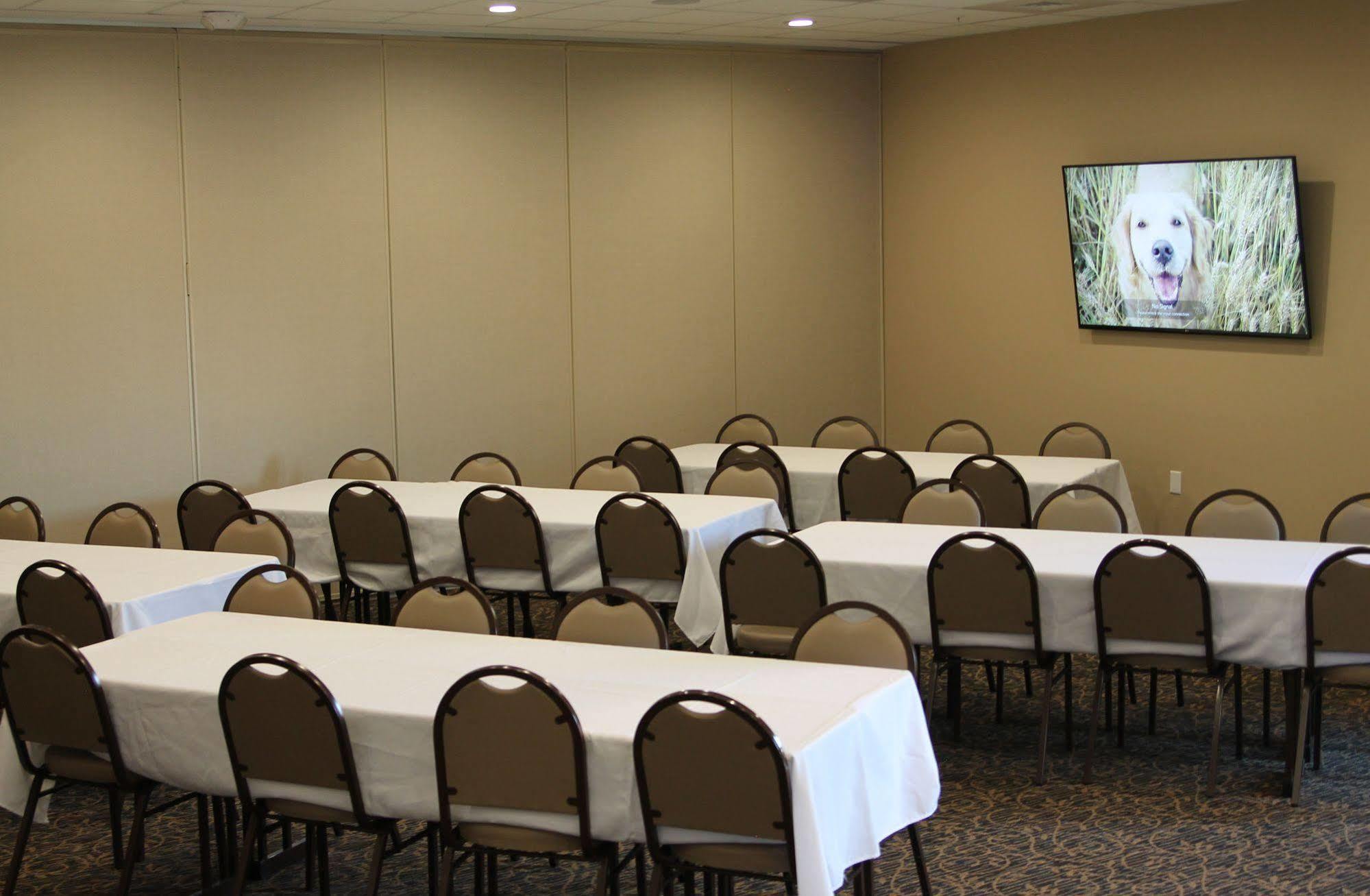 Cobblestone Inn & Suites Fort Madison Εξωτερικό φωτογραφία