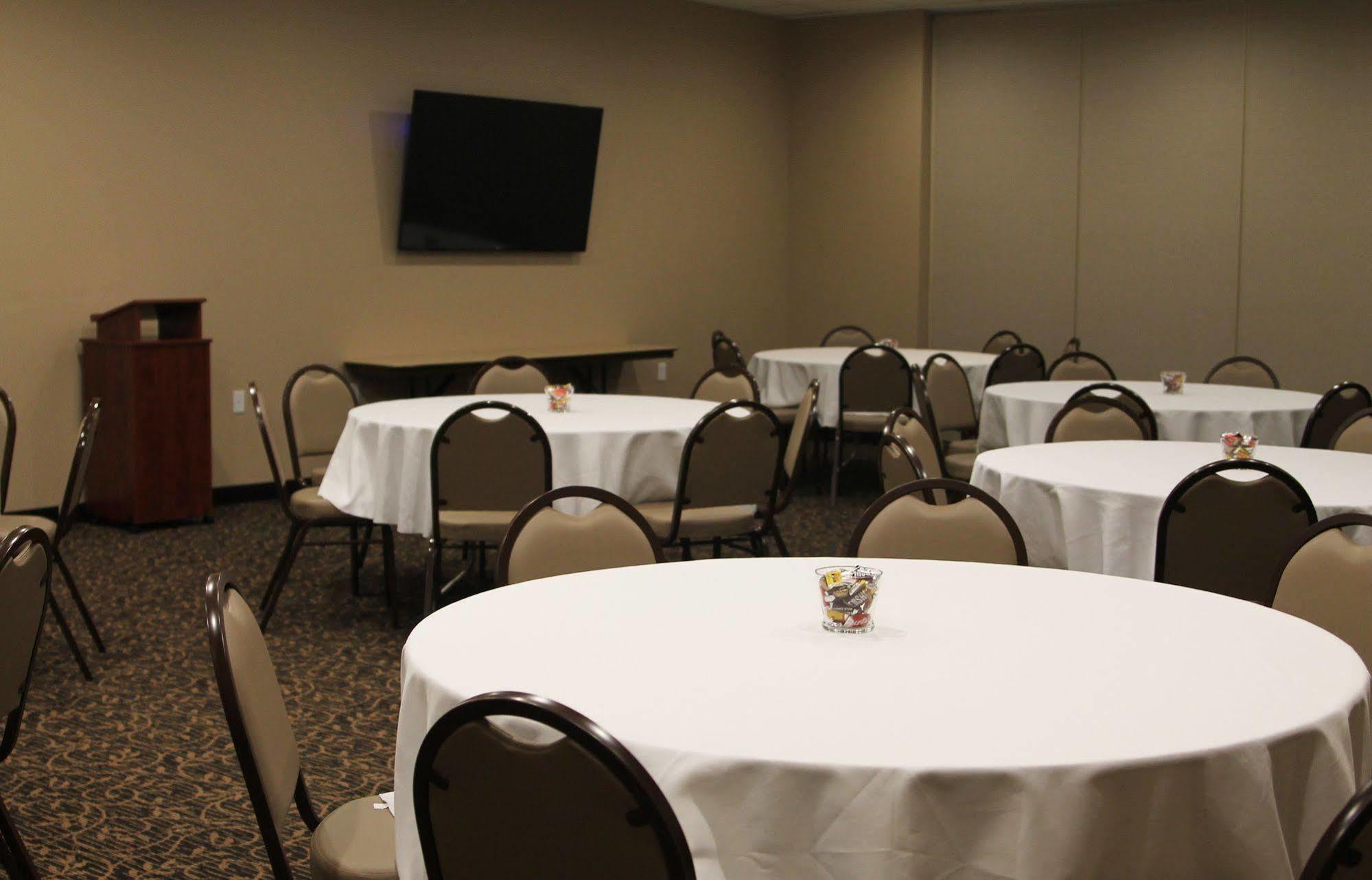 Cobblestone Inn & Suites Fort Madison Εξωτερικό φωτογραφία