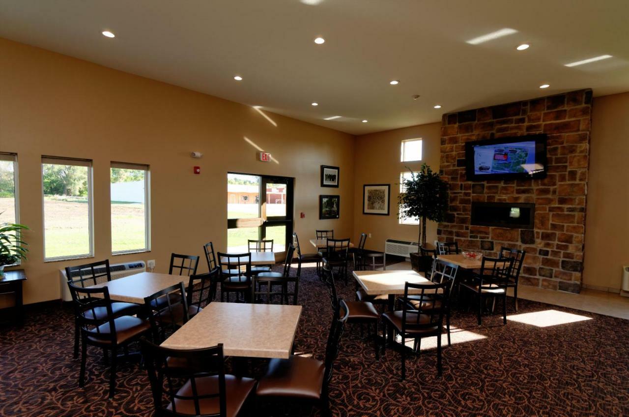 Cobblestone Inn & Suites Fort Madison Εξωτερικό φωτογραφία